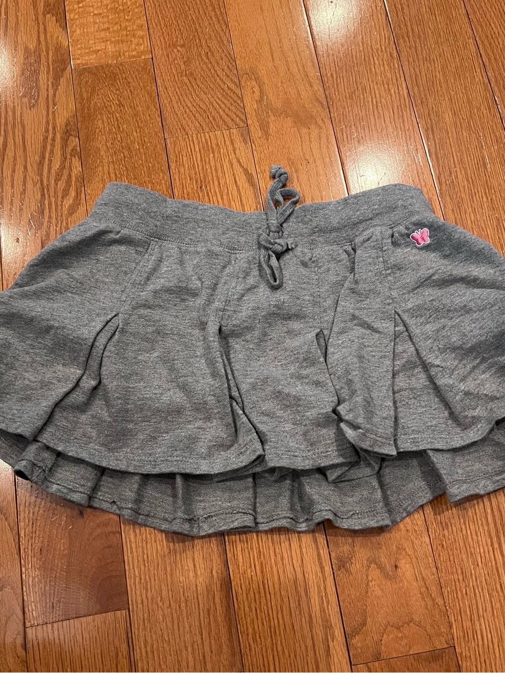 Women’s  Aeropostale Butterfly logo Gray skort Size Small
